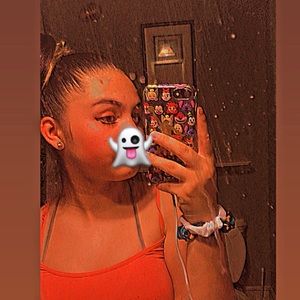 Meet your Posher, Natasha